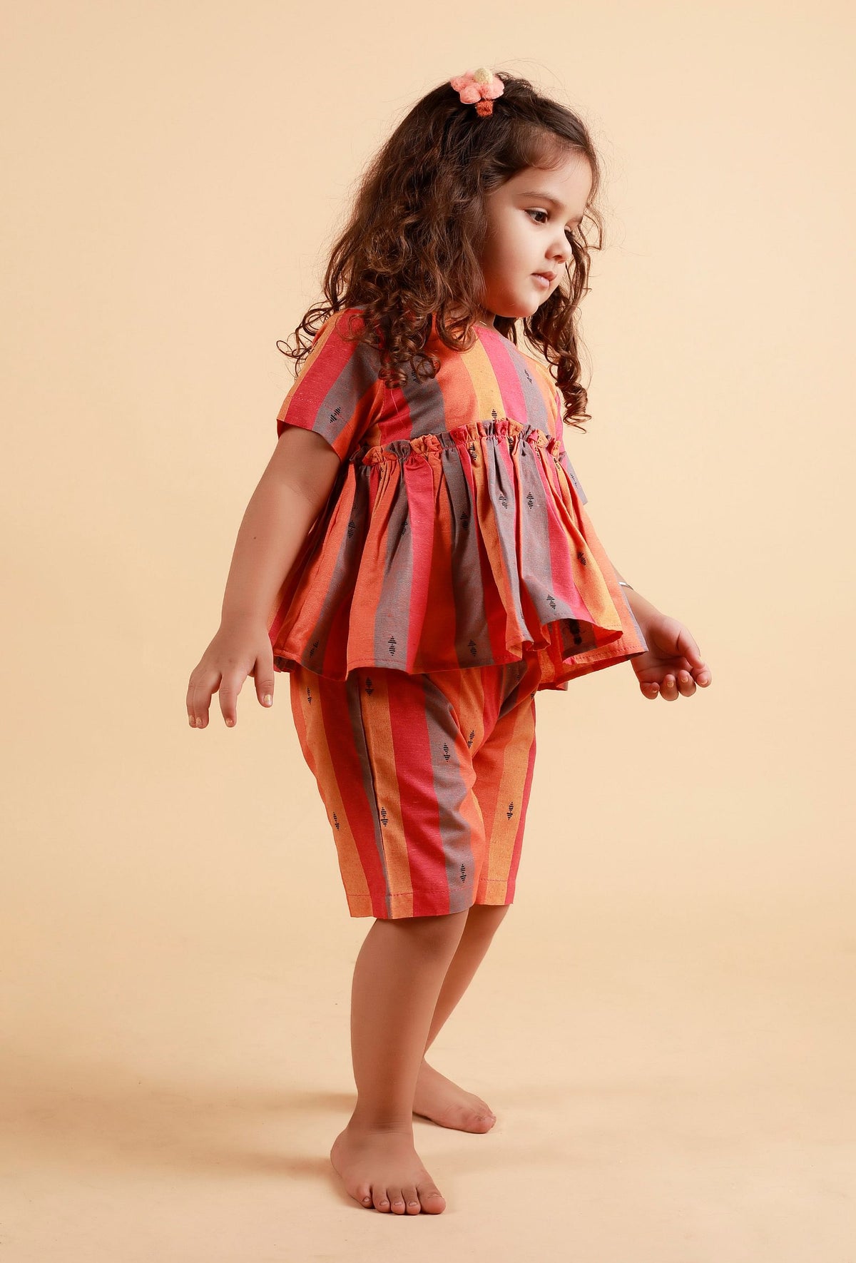 Set of 2: Pink Striped Top with Multicolor Striped Woven Shorts サイズ 6〜9か月