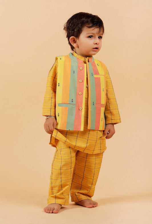 Set of 3: Yellow Checked Kurta with Pant and Nehru Jacket サイズ 3〜4歳