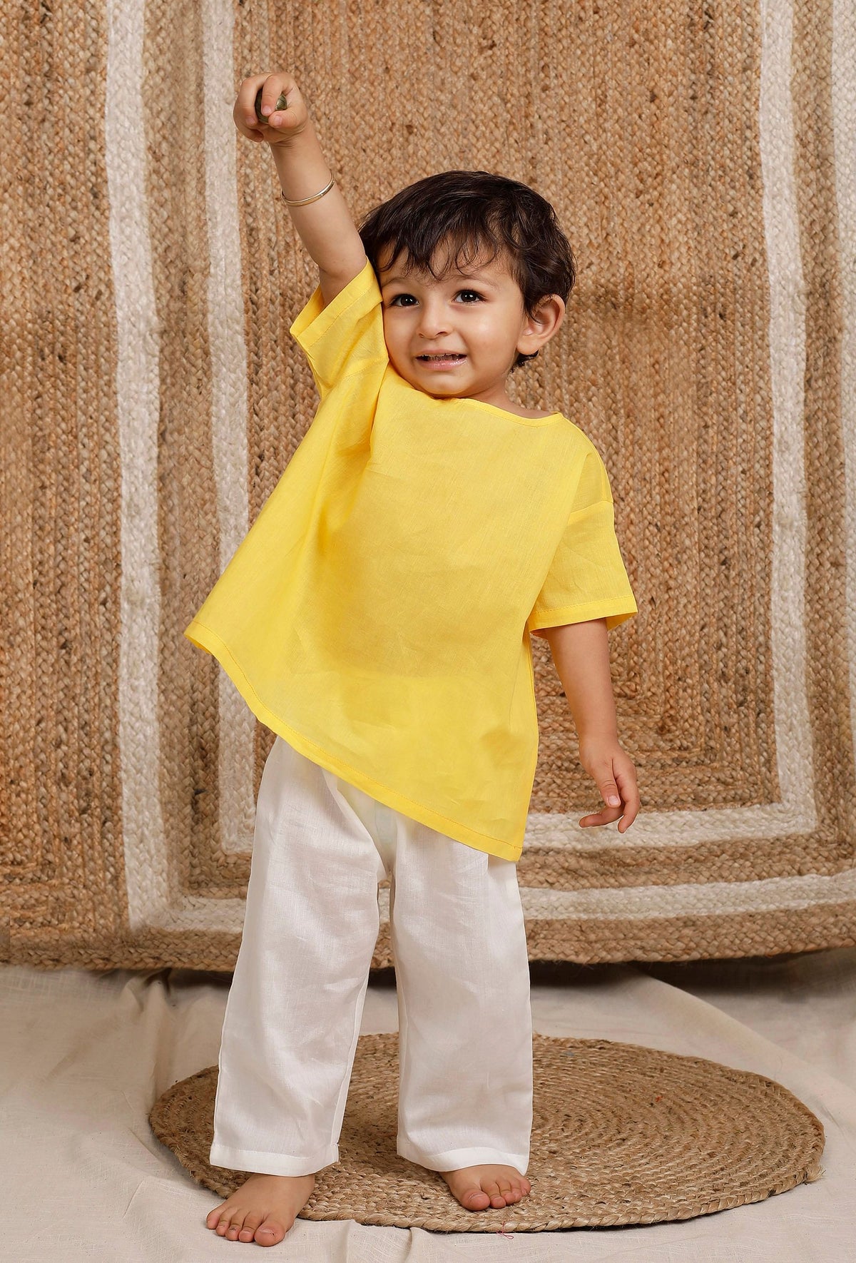 Set of 2: Yellow Short Mul Mul Kurta with Off-White Pant サイズ 0〜3か月