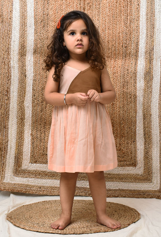 Peach And Brown Mul Mul Dress サイズ 6〜9か月
