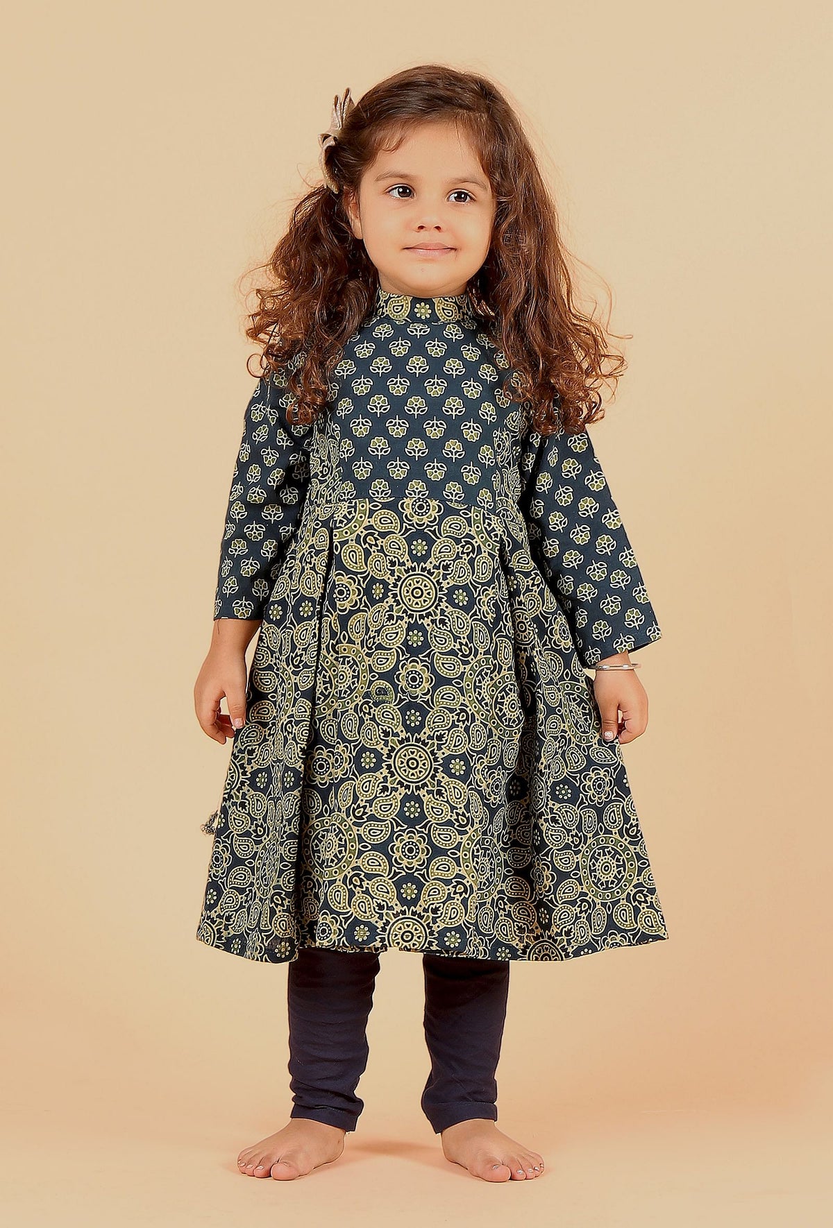 Set of 2: Aria Indigo Multi Ajrakh Print Cotton Kurta & Blue Churidar サイズ 3〜4歳