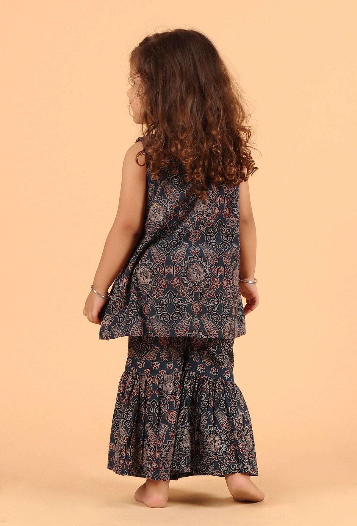Set of 2: Kira Indigo Multi Ajrakh Print Cotton Kurta & Sharara サイズ 0〜3か月