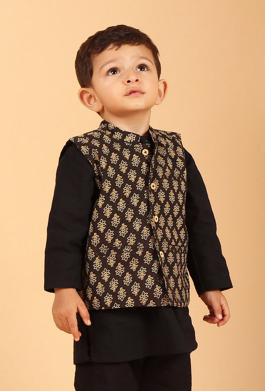 Mehul Black Ajrakh Print Cotton Nehru Jacket サイズ 4〜5歳