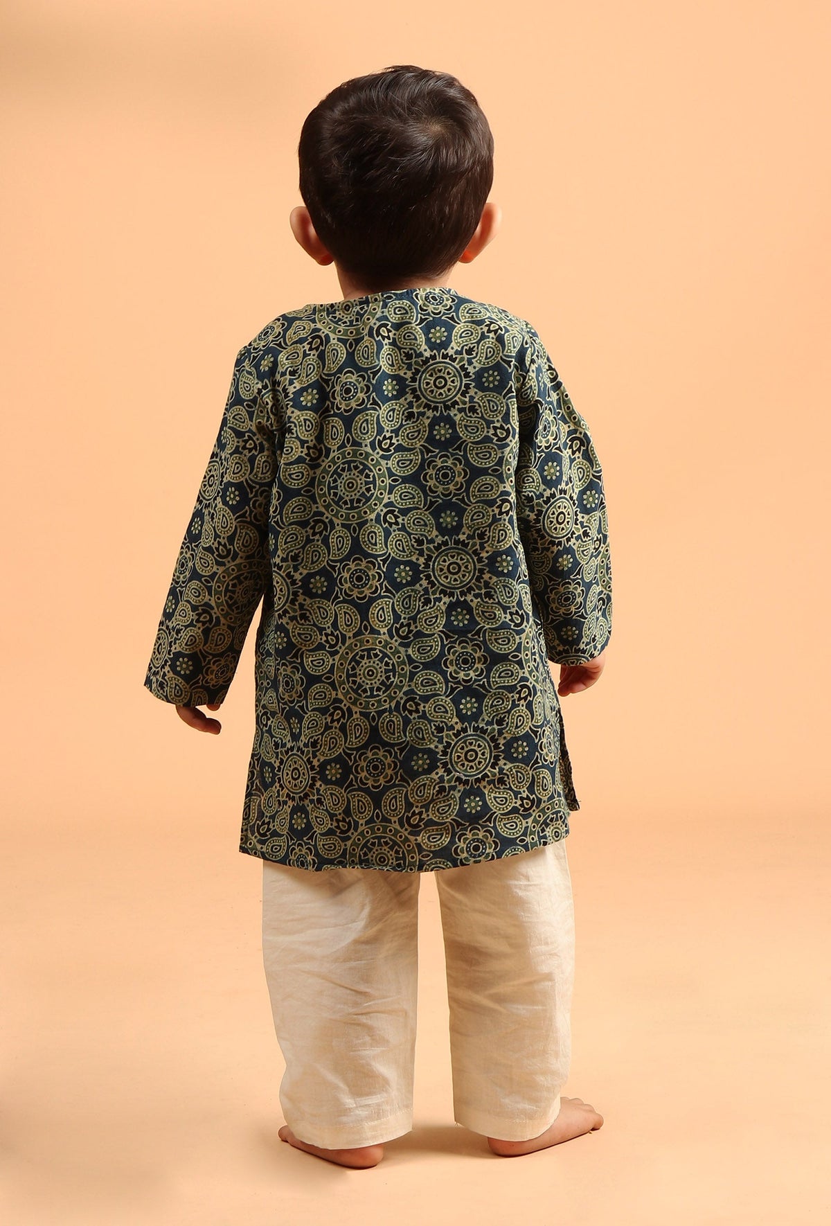 Set of 3: Taksh Indigo Cotton Kurta, Off-White Pyjama & Indigo Print Jacket サイズ 1〜2歳