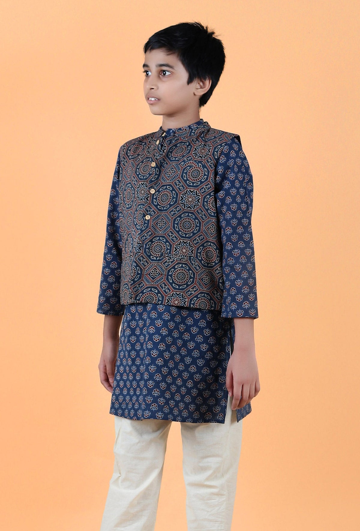 Axel Indigo Ajrakh Print Cotton Nehru Jacket サイズ 7〜8歳