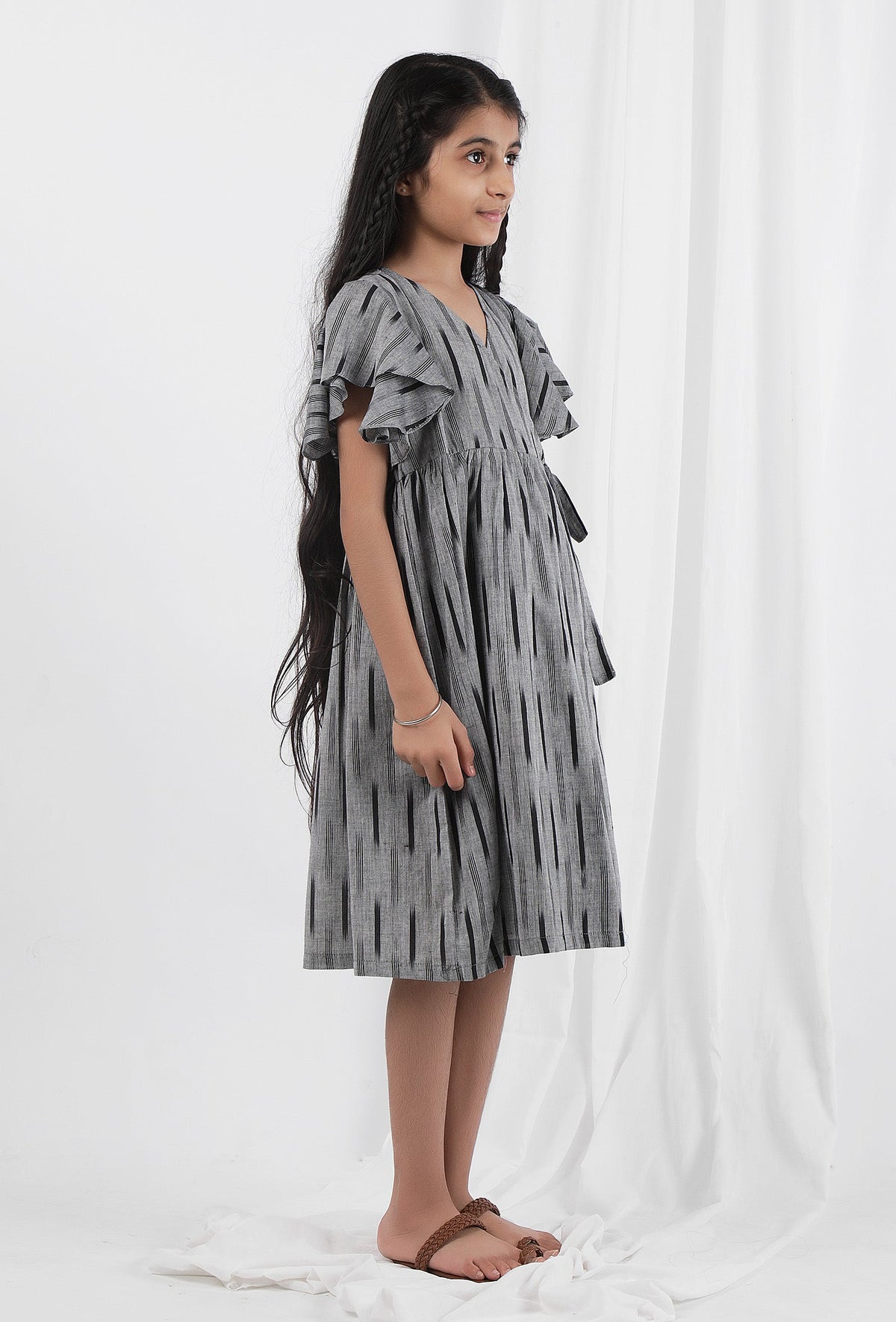 Black Ikat Wrap Around Cotton Dress サイズ 8〜9歳