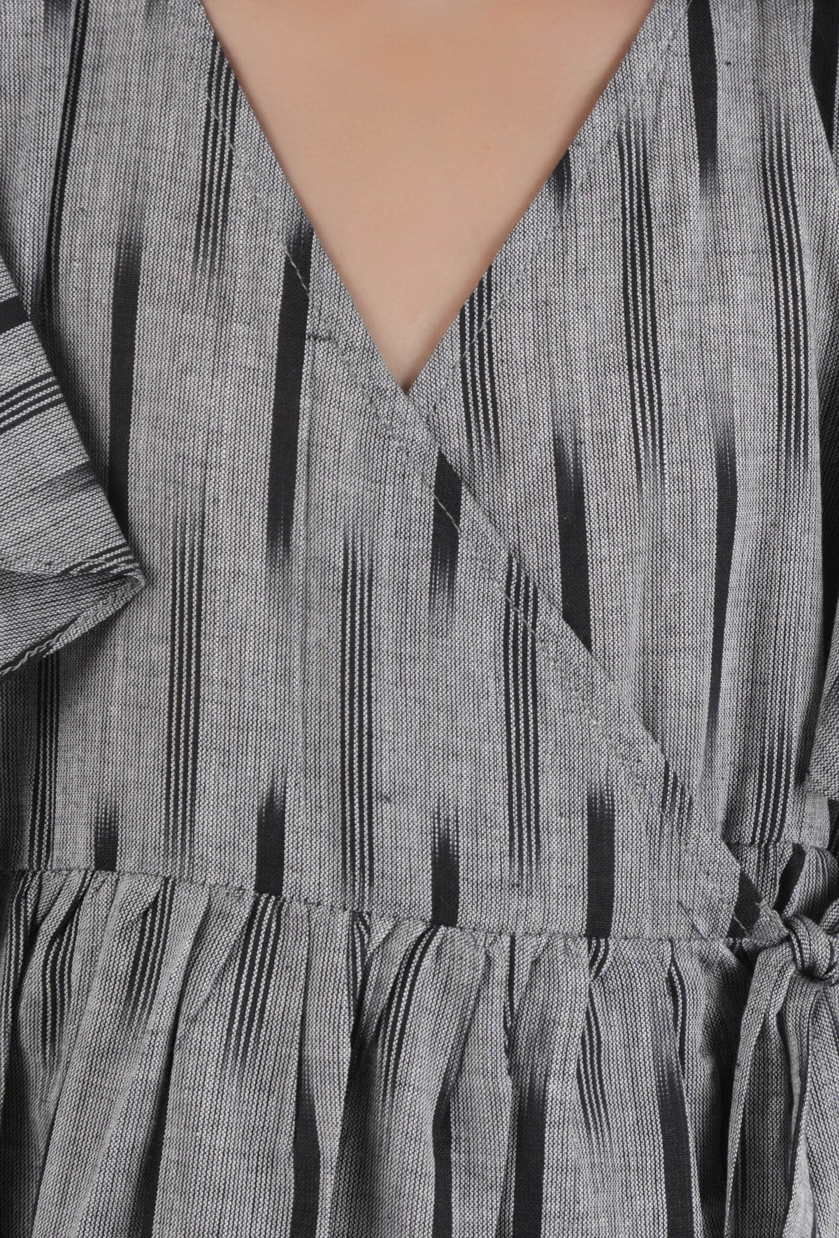 Black Ikat Wrap Around Cotton Dress サイズ 8〜9歳