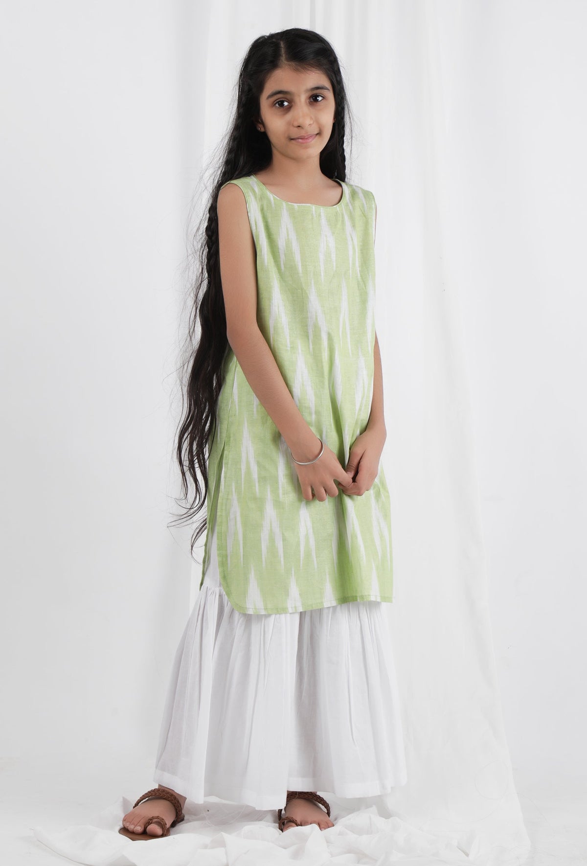 Set of 2: Green Ikat Straight Cotton Kurta & White Sharara Pant サイズ 9〜10歳