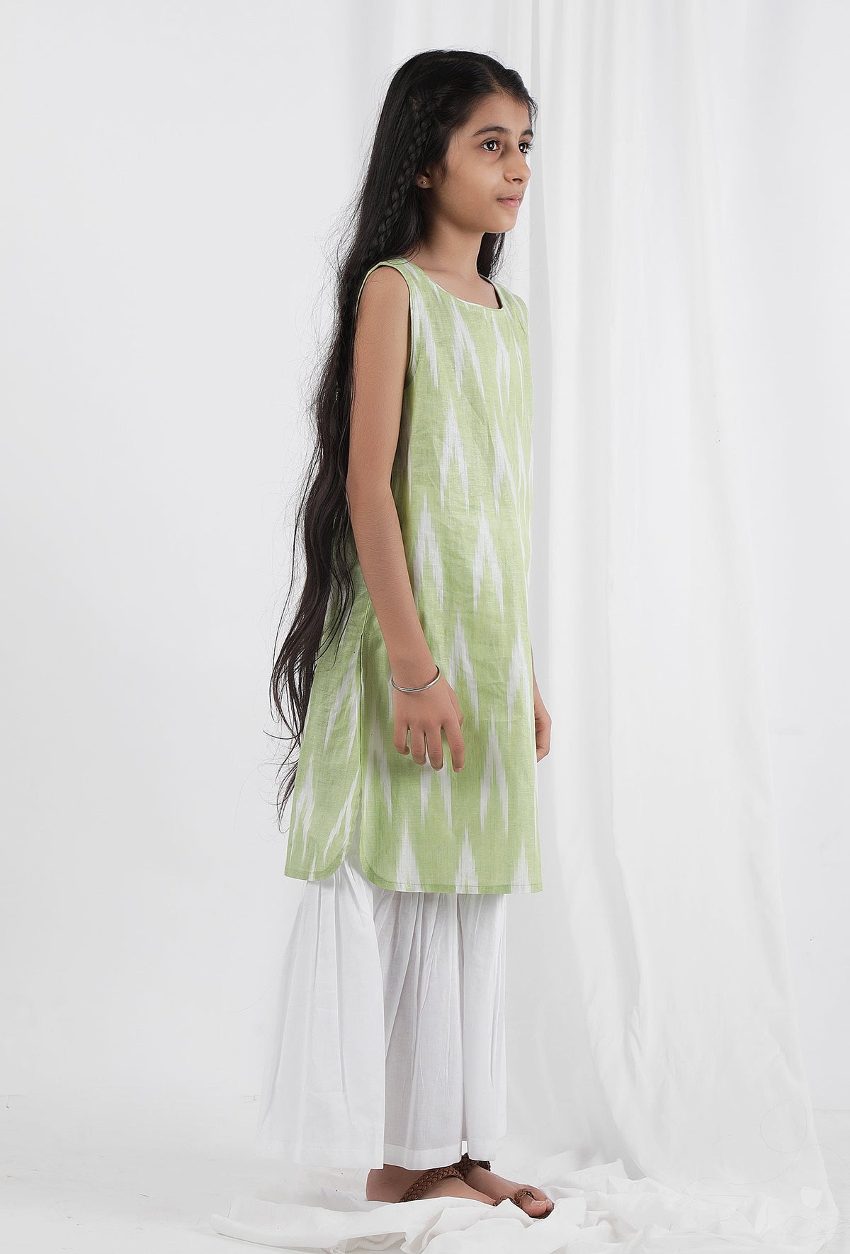 Set of 2: Green Ikat Straight Cotton Kurta & White Sharara Pant サイズ 9〜10歳