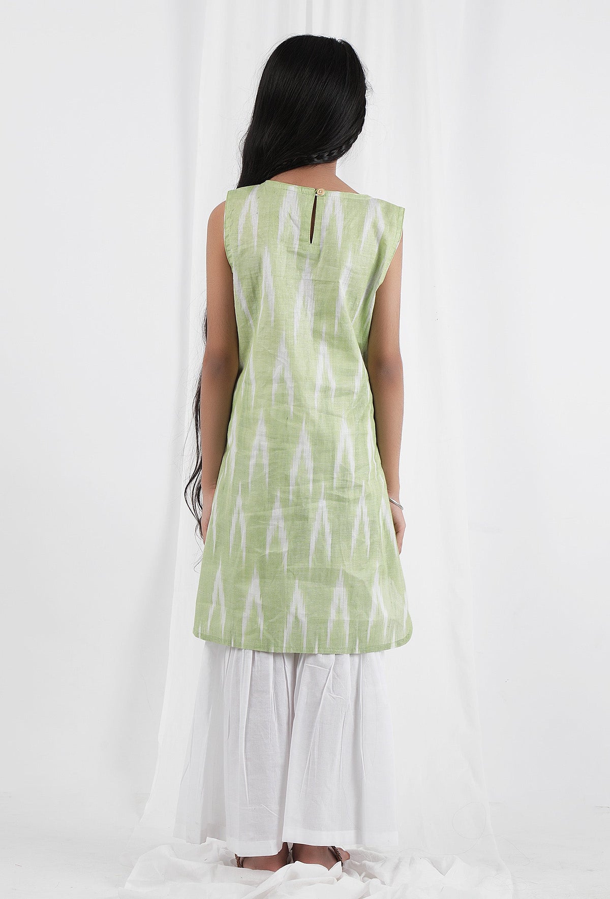 Set of 2: Green Ikat Straight Cotton Kurta & White Sharara Pant サイズ 9〜10歳