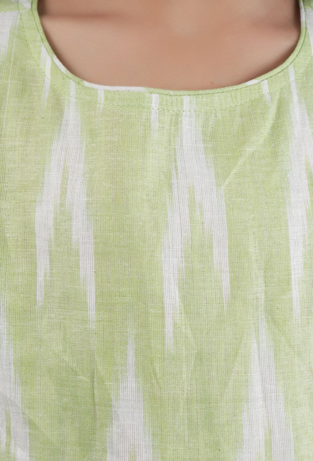 Set of 2: Green Ikat Straight Cotton Kurta & White Sharara Pant サイズ 9〜10歳