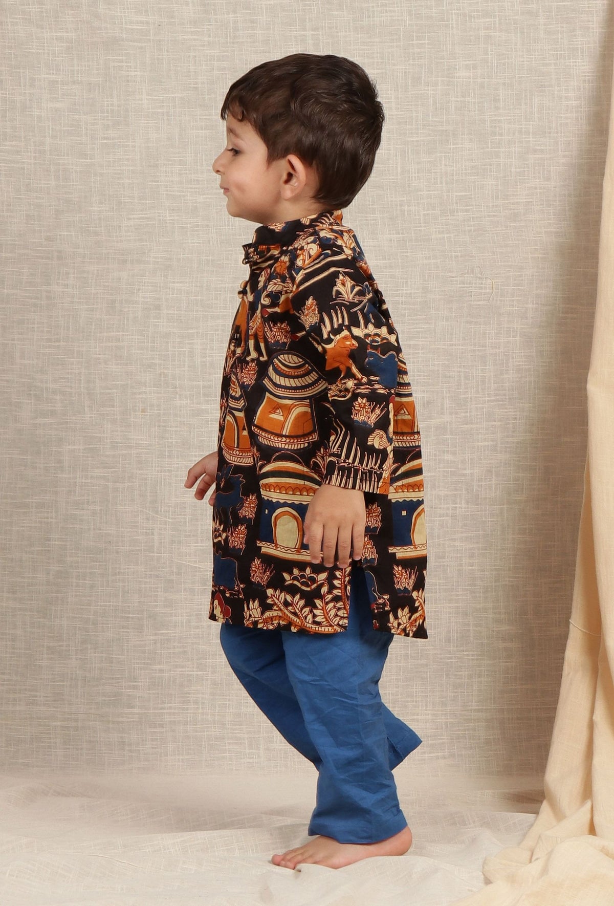 Set of 2: Milan Black Kalamkari Printed Cotton Kurta & Blue Pyjama サイズ 1〜2歳