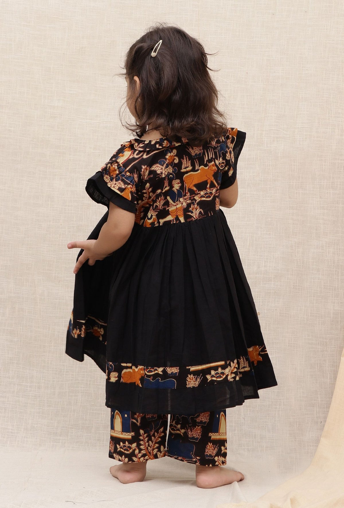 Set of 2: Ebbani Black Kalamkari Printed Cotton Kurta & Palazzo サイズ 6〜9か月