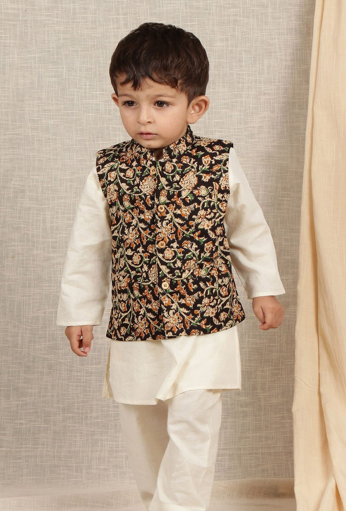 Caitya Black Kalamkari Printed Cotton Nehru Jacket サイズ 3〜6か月