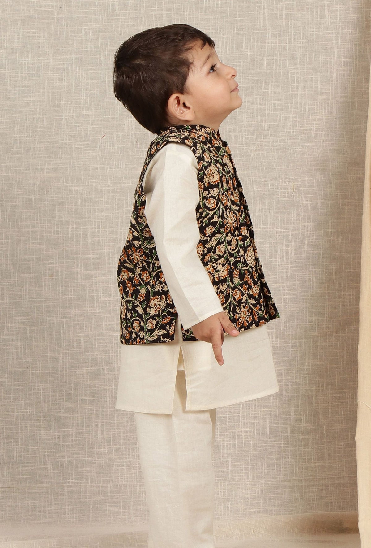 Caitya Black Kalamkari Printed Cotton Nehru Jacket サイズ 3〜6か月