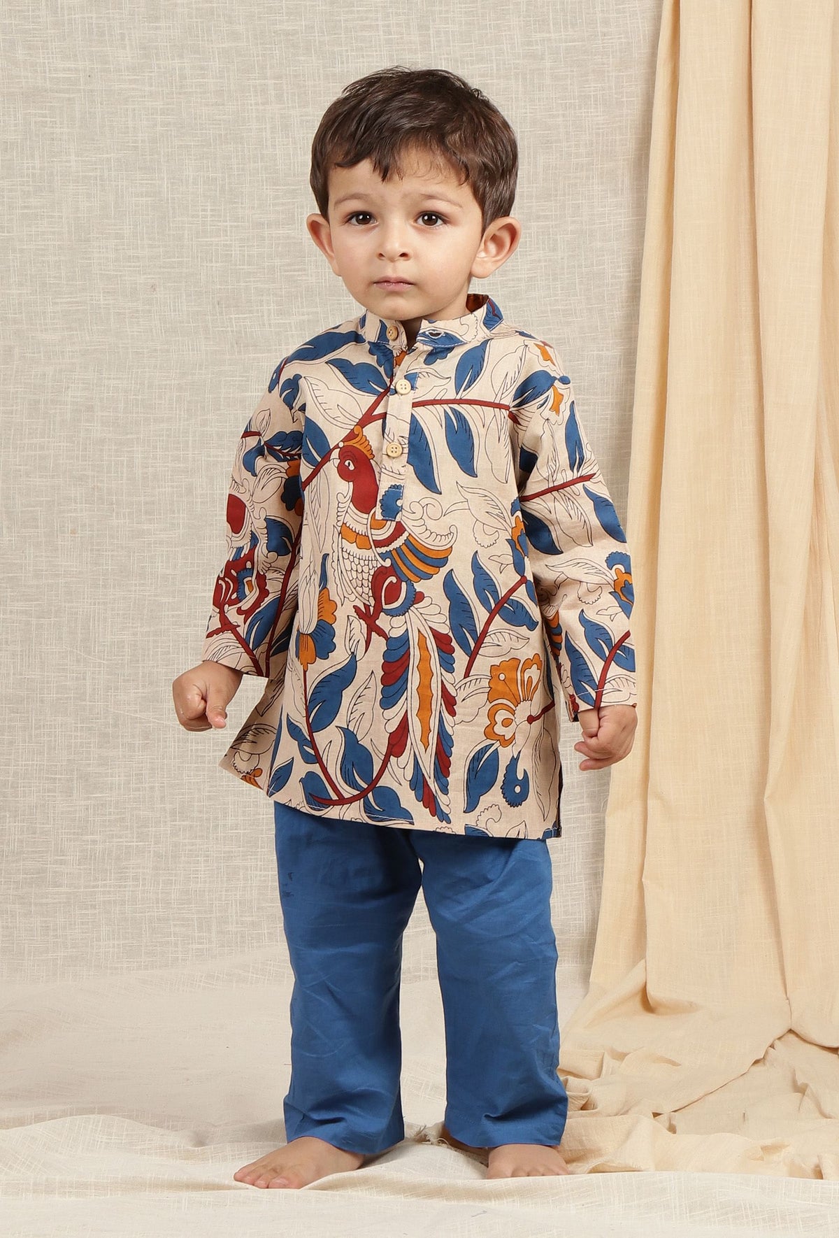 Set of 2: Aaron Beige Cream Kalamkari Printed Cotton Kurta & Blue Pyjama サイズ 0〜3か月