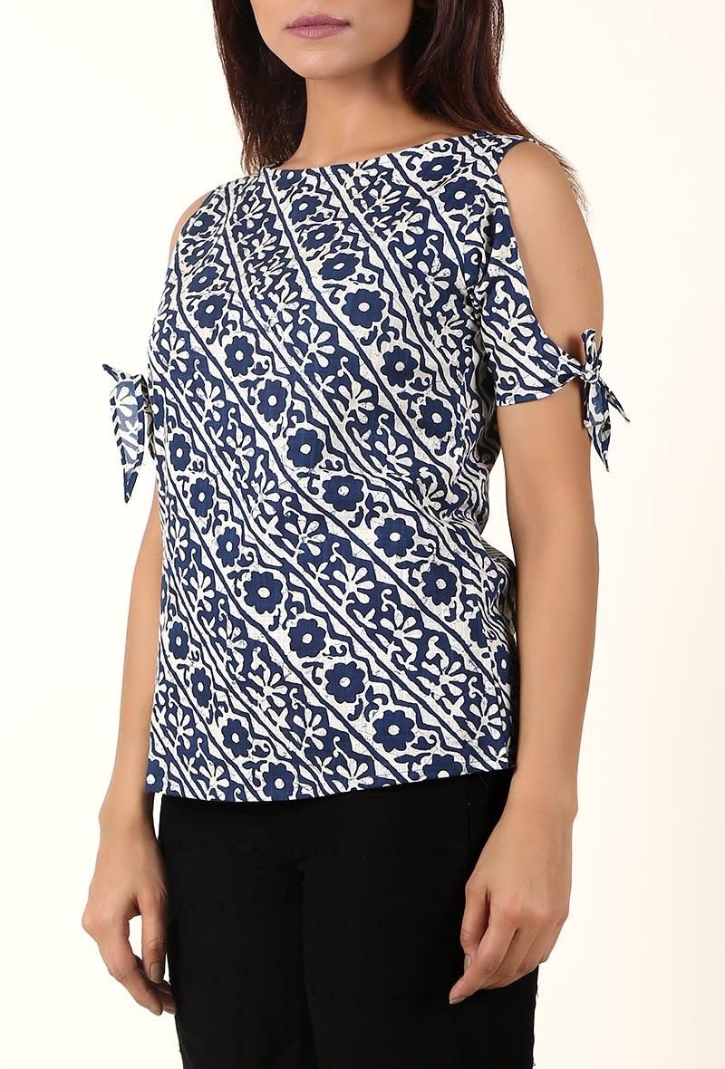 White And Deep Blue Cold Shoulder Bagru Pure Cotton Top サイズ S
