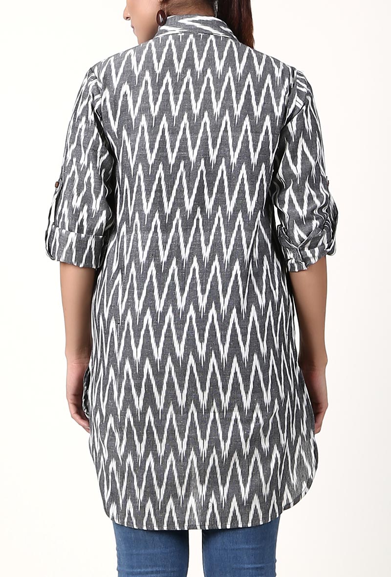 Grey And White Handloom Cotton Ikat Asymmetrical Shirt サイズ S
