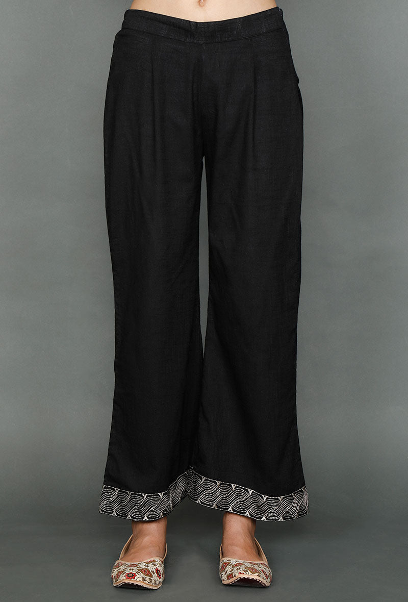 Black Palazzos With Kantha Embroidery サイズ M