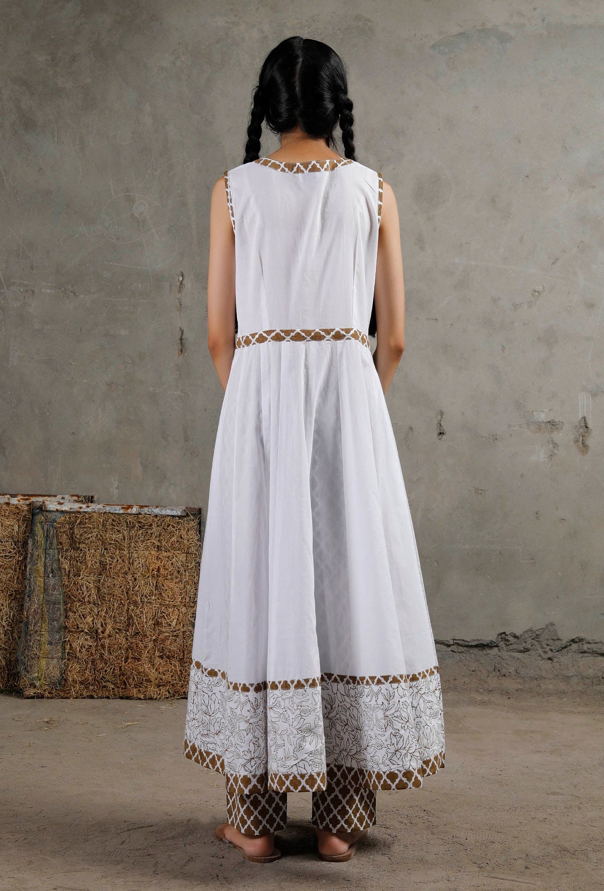 Brown and White Long Cotton Kurta サイズ S