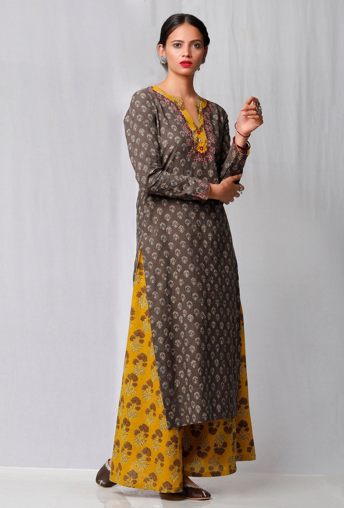 Set of 2: Brown Ajrakh Printed Kurta and Yellow Ajrakh Printed Palazzo サイズ XS