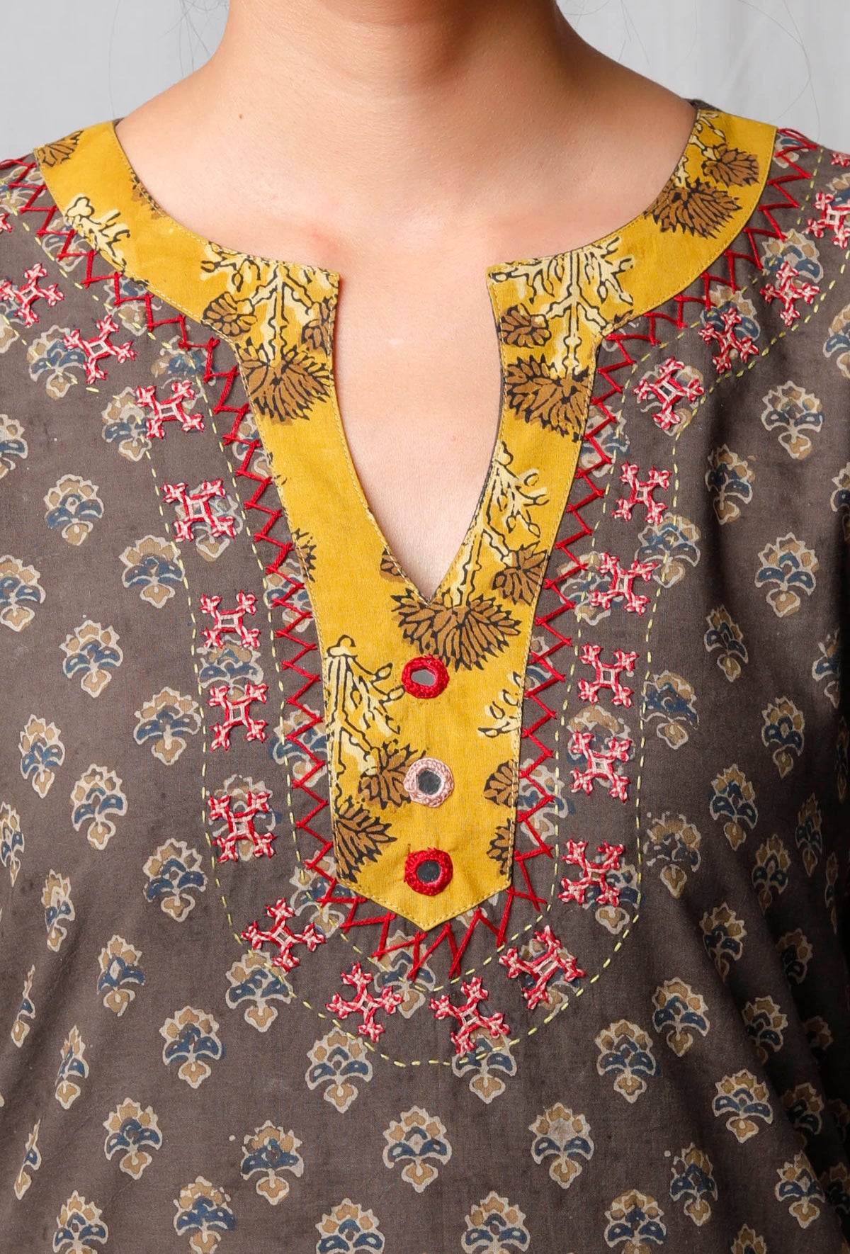 Set of 2: Brown Ajrakh Printed Kurta and Yellow Ajrakh Printed Palazzo サイズ XS