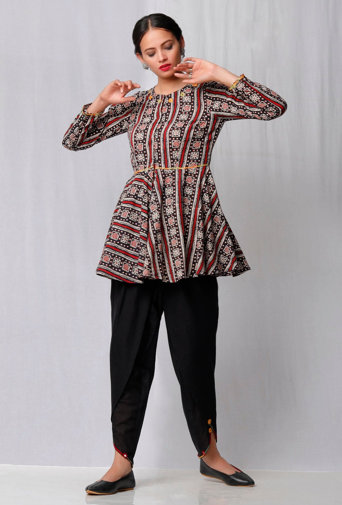 Black Ajrakh Printed Cotton Top サイズ M