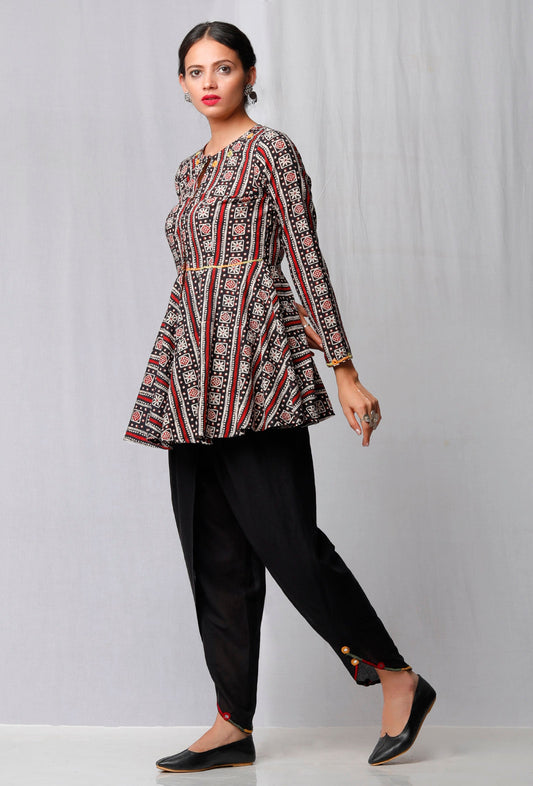 Black Ajrakh Printed Cotton Top サイズ M