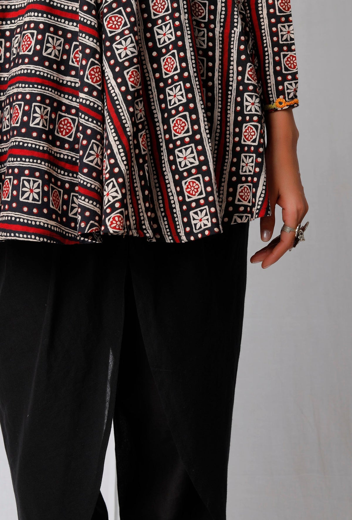 Black Ajrakh Printed Cotton Top サイズ M