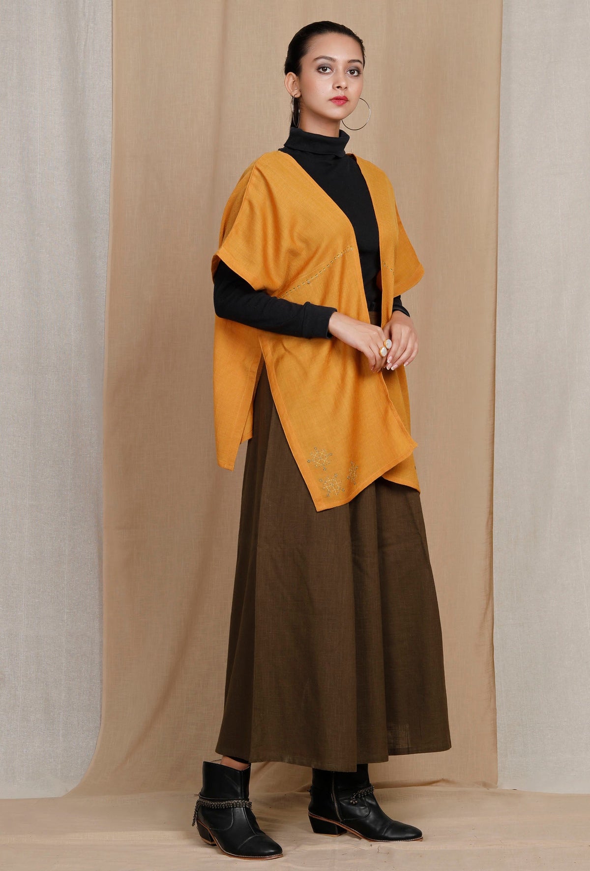 Handcrafted Mustard Pure Woolen Cape サイズ S