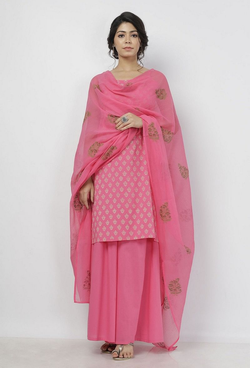 Set of 3: Gul Pink Buti Hand-Block Printed Cotton Slip with Plain Flared Palazzo and Floral Hand-Block Printed Kota Dupatta サイズ M
