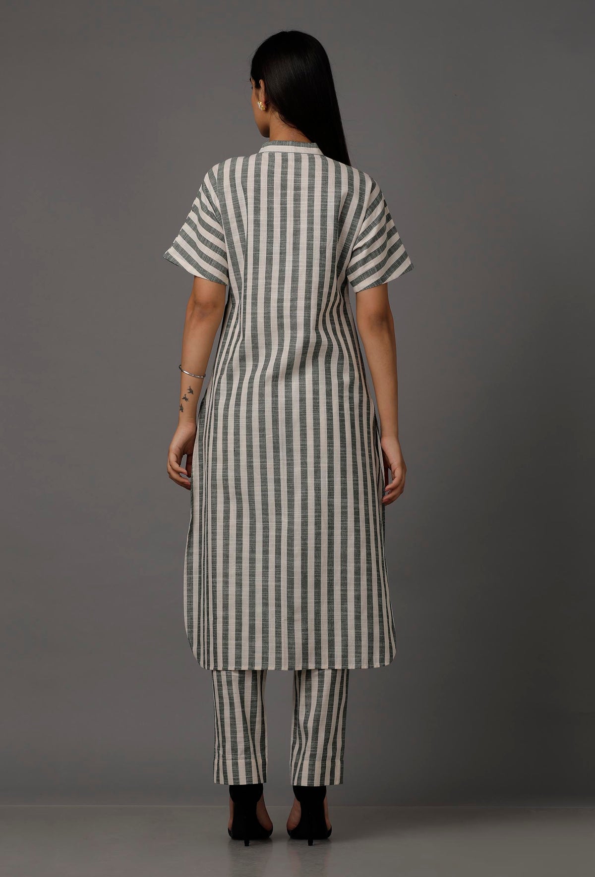 Green and White Stripes Pure Woven Cotton Kurta サイズ XS