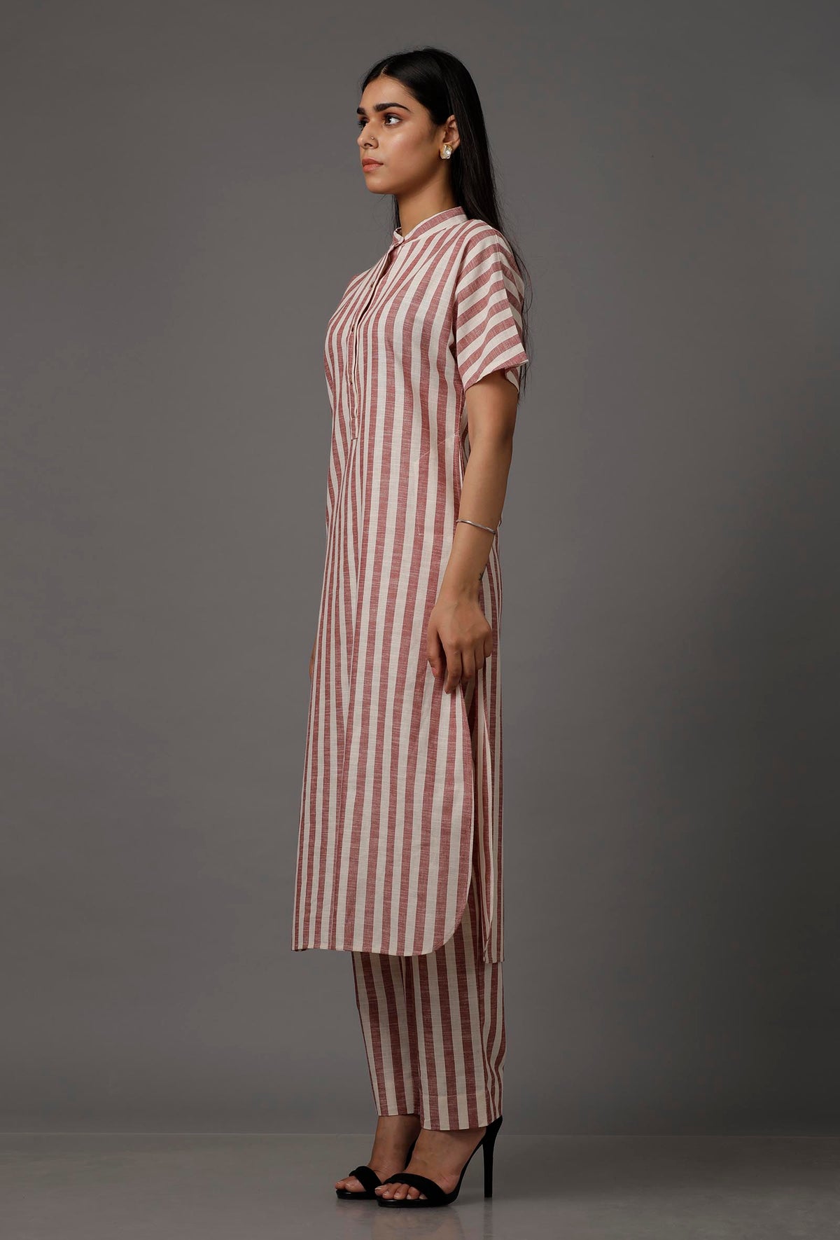 Red and White Stripes Pure Woven Cotton Kurta With Complimentary Matching Mask サイズ M
