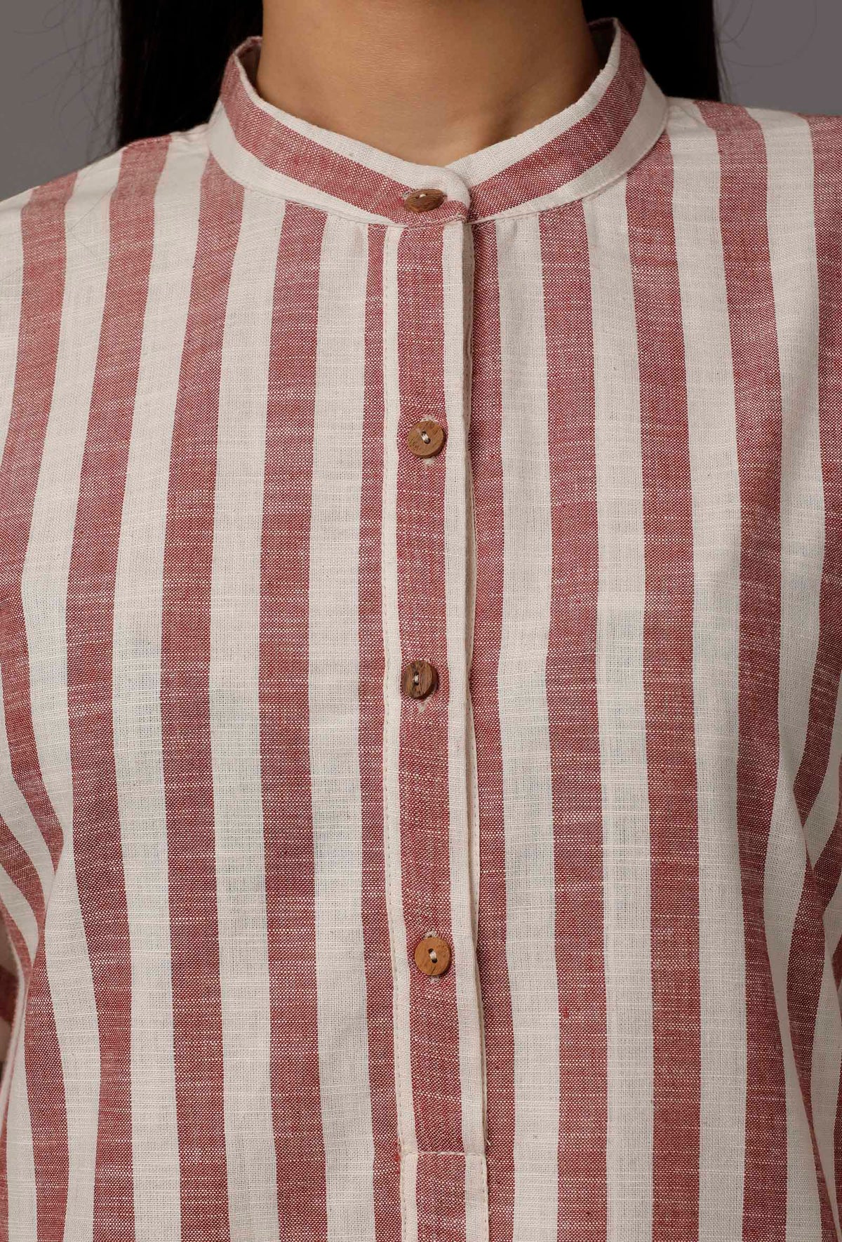 Red and White Stripes Pure Woven Cotton Kurta With Complimentary Matching Mask サイズ M