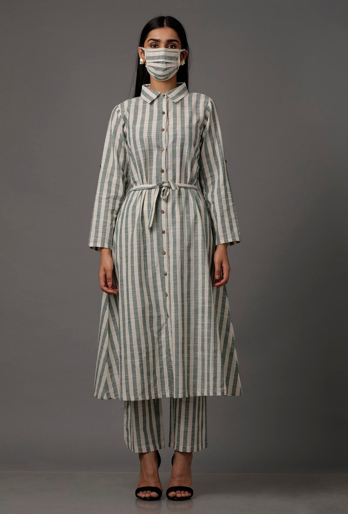 Set of 2: Green and White Stripes Pure Woven Cotton Kurta and Pants サイズ M