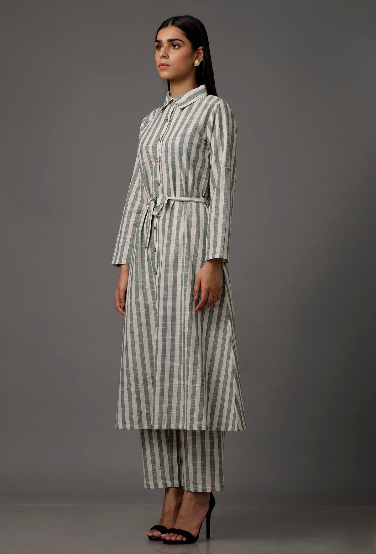 Set of 2: Green and White Stripes Pure Woven Cotton Kurta and Pants サイズ M