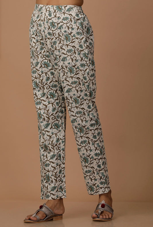 White and Blue Floral Cotton Flex Pants サイズ M
