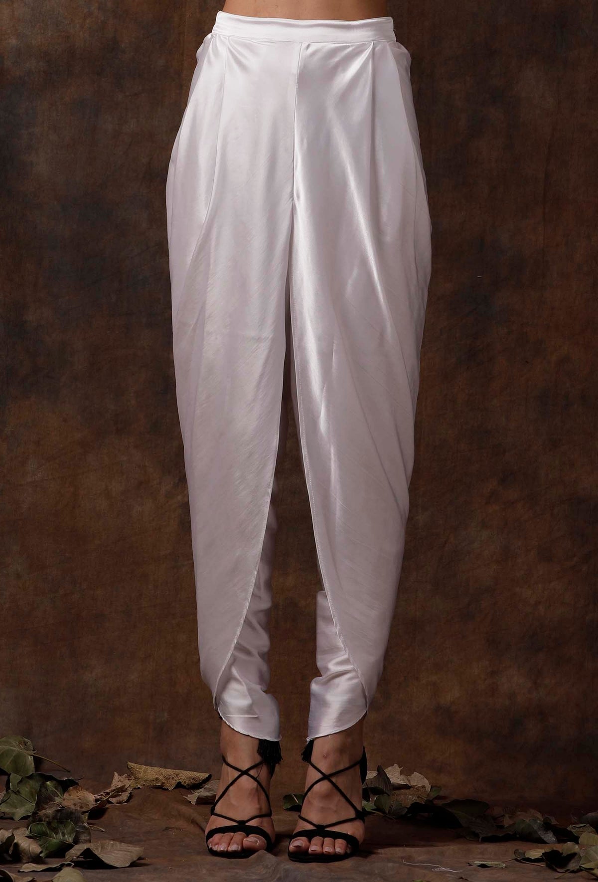 Set of 2: White Slip Satin Blouse and Dhoti サイズ XL