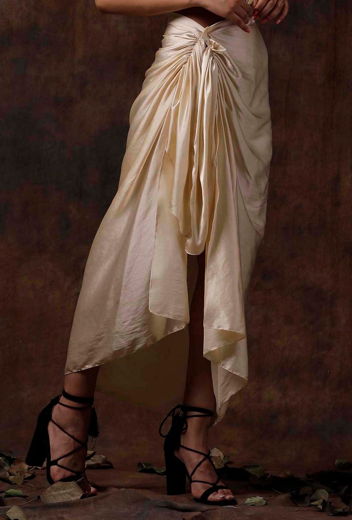 Off White Stitched Drape Satin Skirt サイズ XXXL
