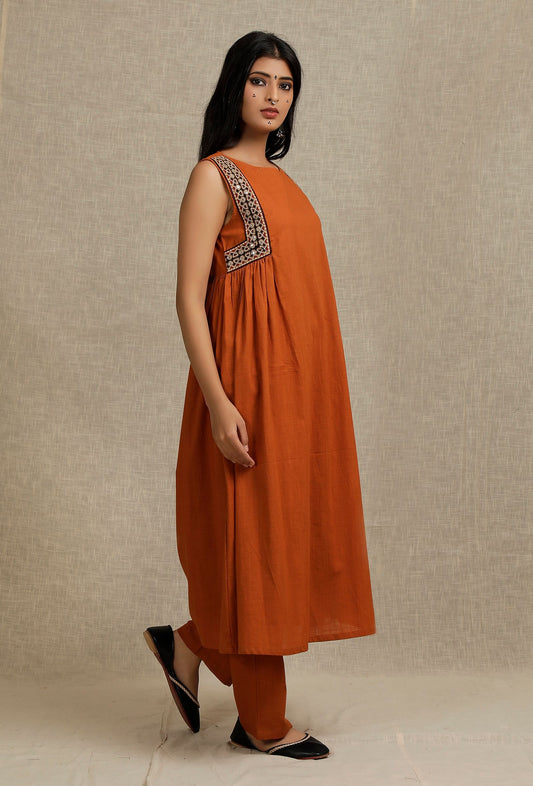 Orange Rust Side Gather Kurta with Embroidery Details サイズ XS