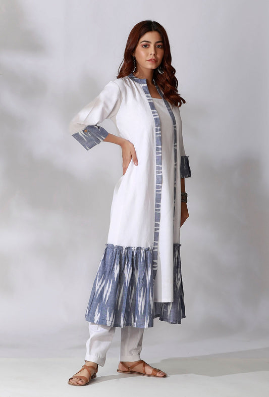 White And Blue Ikkat Gathered Front Open Overlay サイズ XS