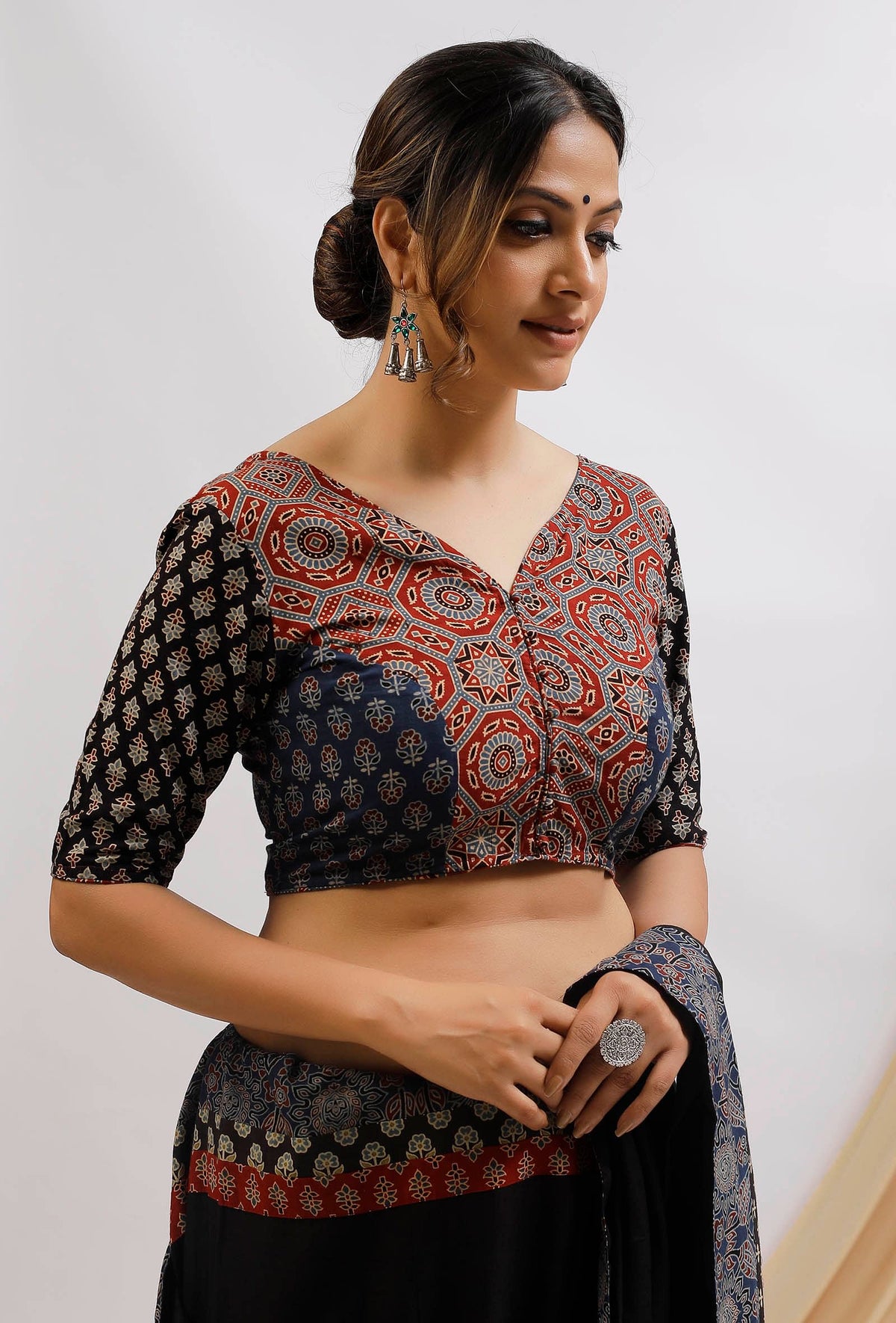 Red And Blue Ajrak Print Front Open Blouse サイズ S