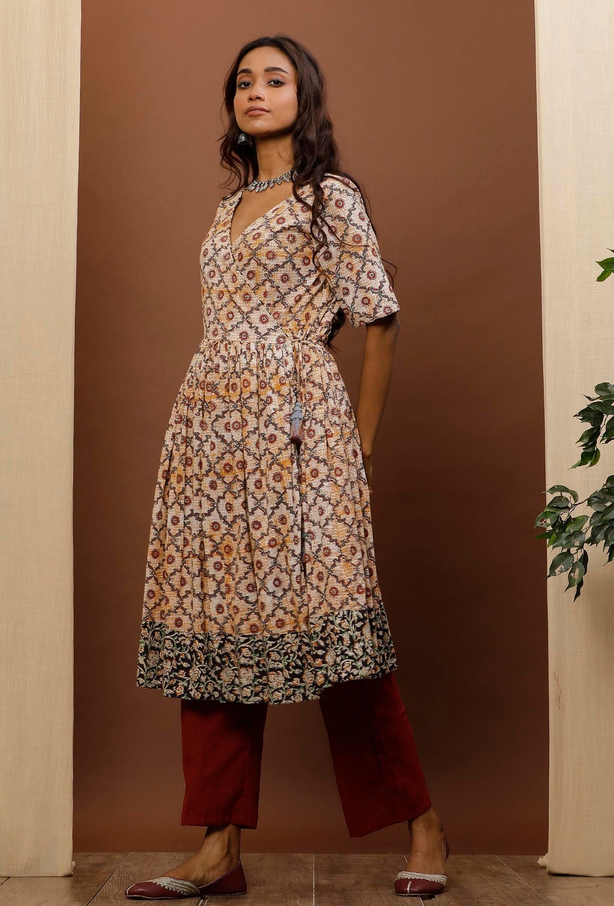 White Flared Kalamkari Cotton Kurta サイズ XS