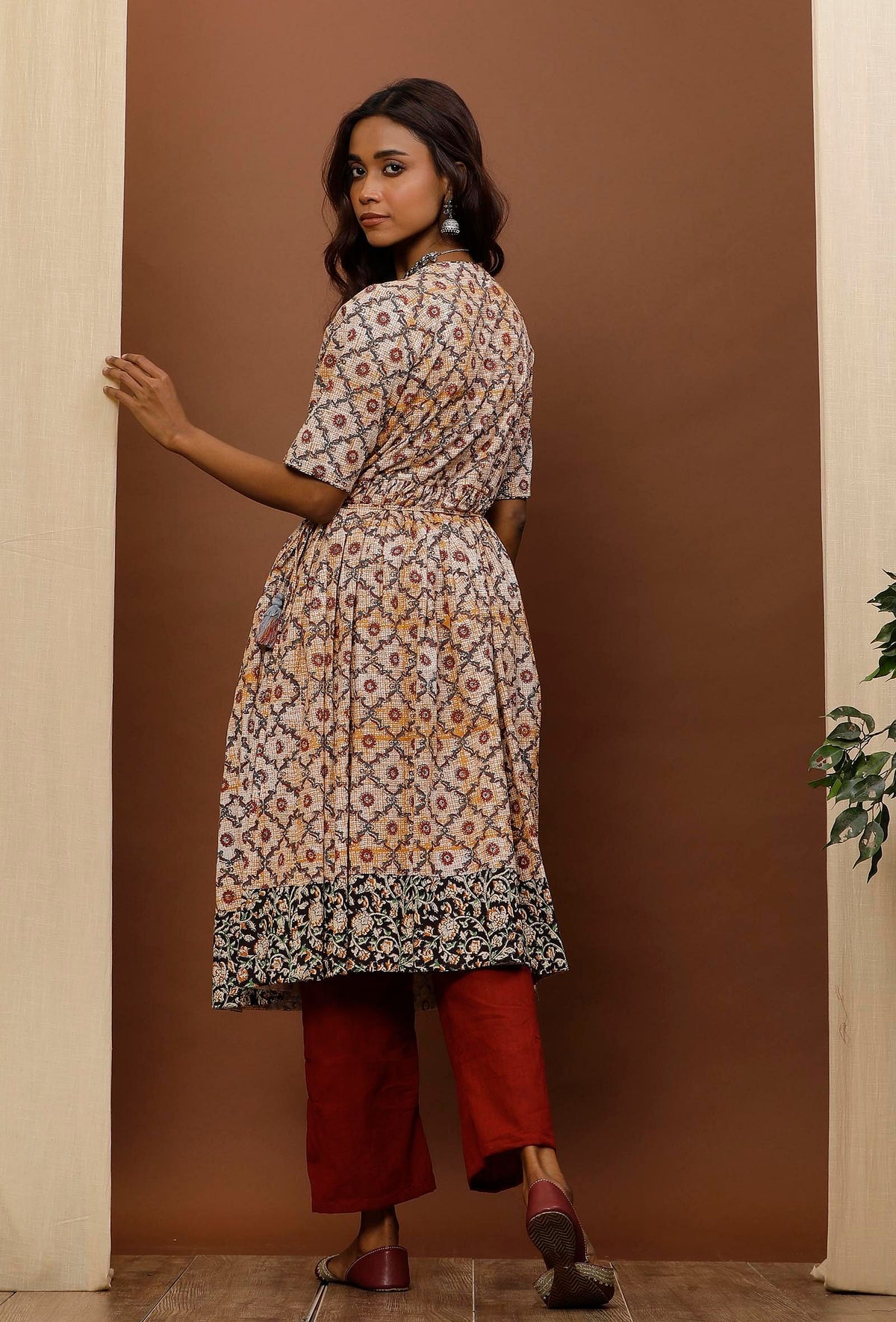 White Flared Kalamkari Cotton Kurta サイズ XS