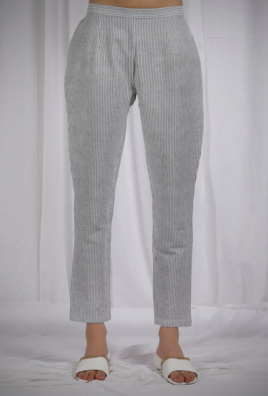 Grey Striped Straight Fit Cotton Pants サイズ XS