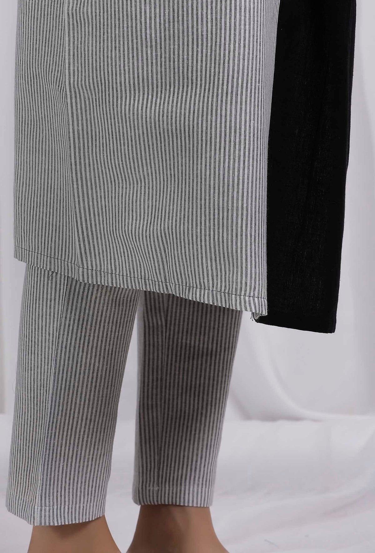 Grey Striped Straight Fit Cotton Pants サイズ XS