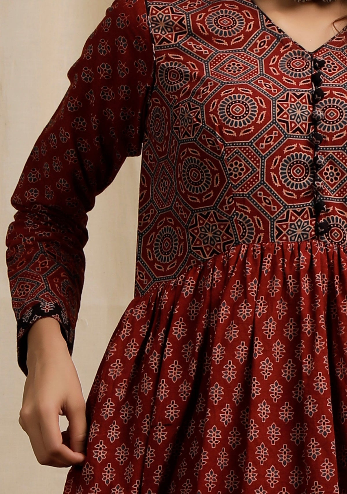 Red Ajrakh Print Flared and Gathered Kurta with Pockets サイズ XXL