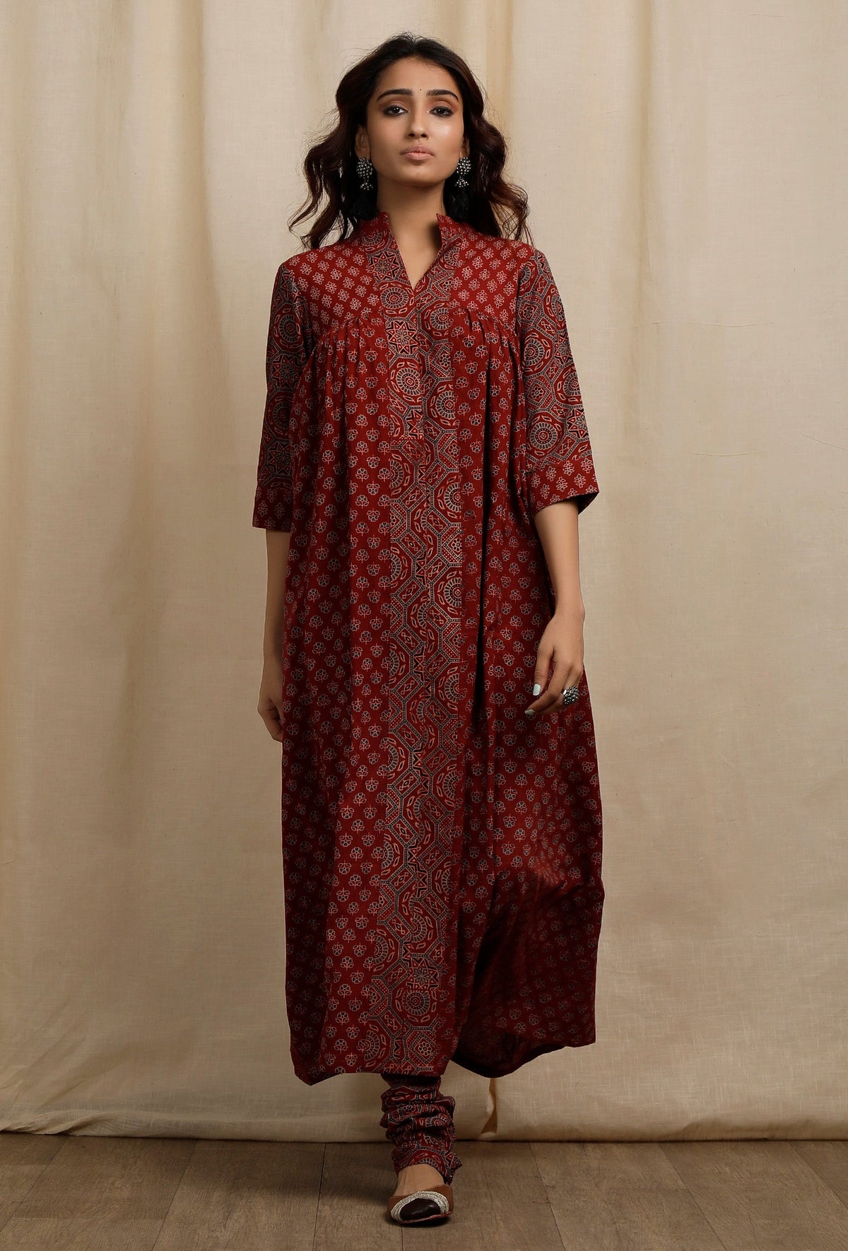 Set of 2: Red Ajrakh Print Gathered and Flared Kurta with Ajrakh Print Churidar サイズ XL