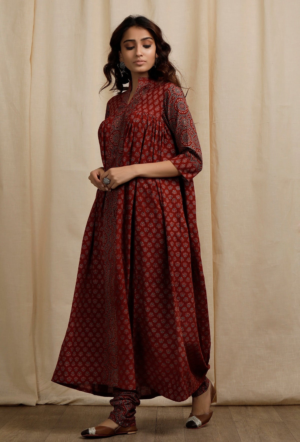 Set of 2: Red Ajrakh Print Gathered and Flared Kurta with Ajrakh Print Churidar サイズ XS