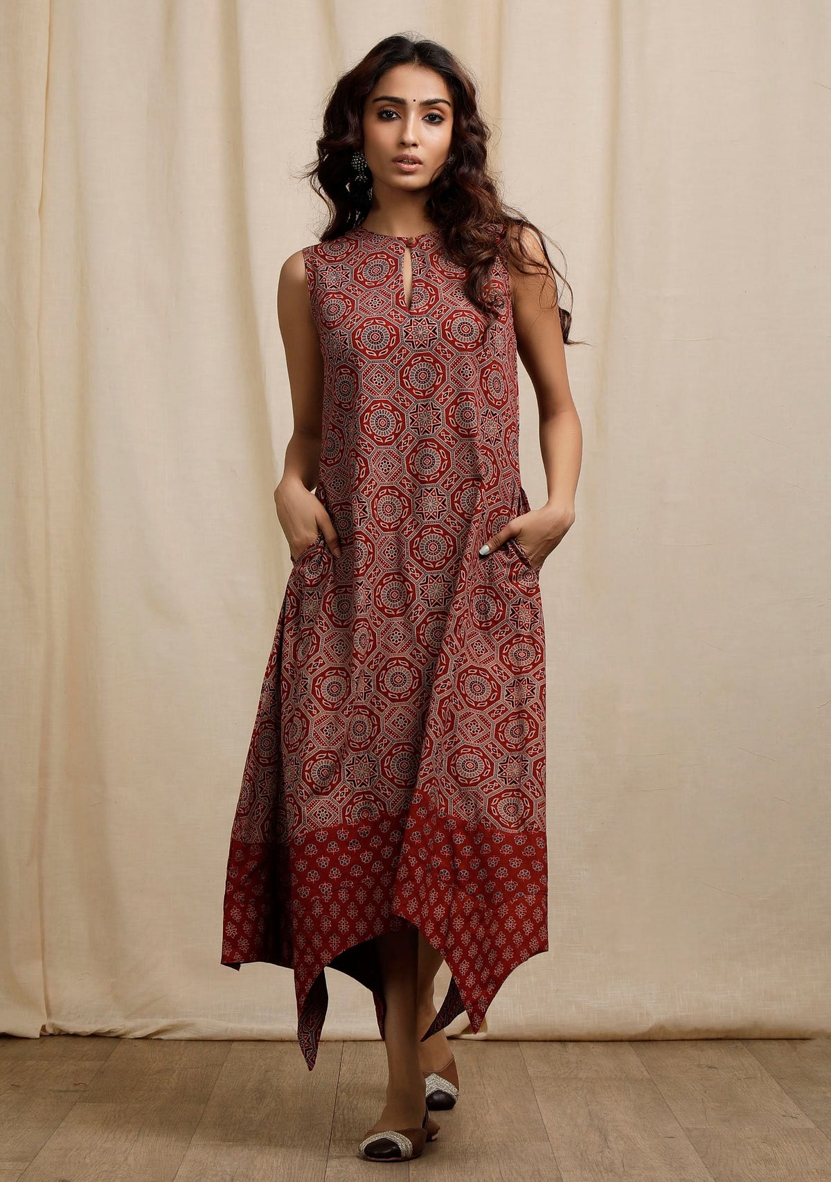 Red Ajrakh Print Sleeveless Asymmetrical Dress サイズ XS
